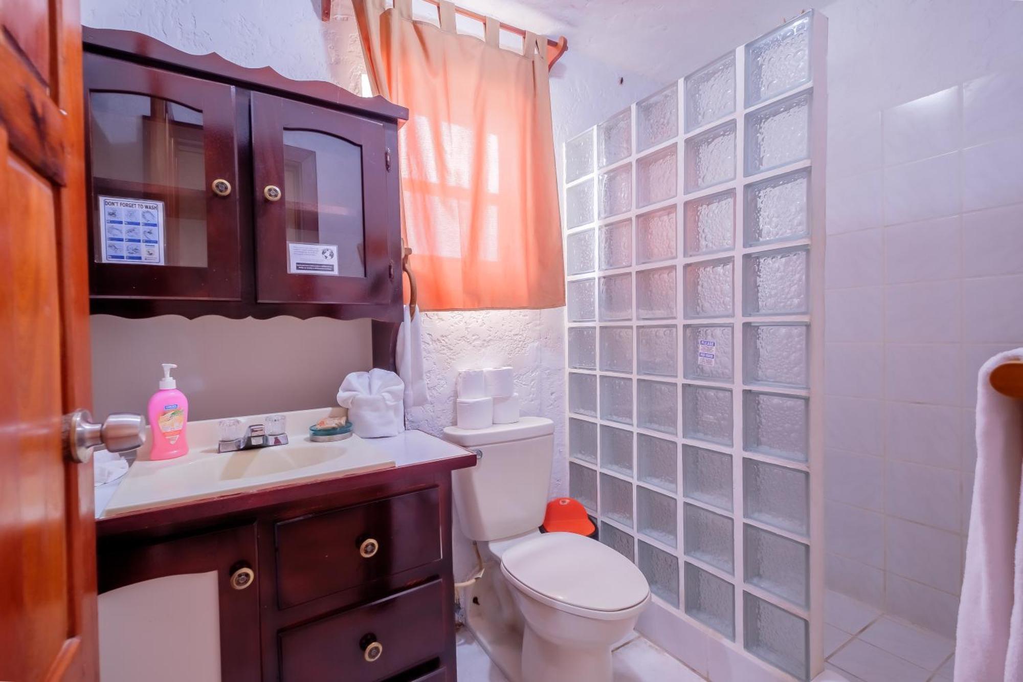 Seven Seas Resort Adults Only San Pedro  Bagian luar foto